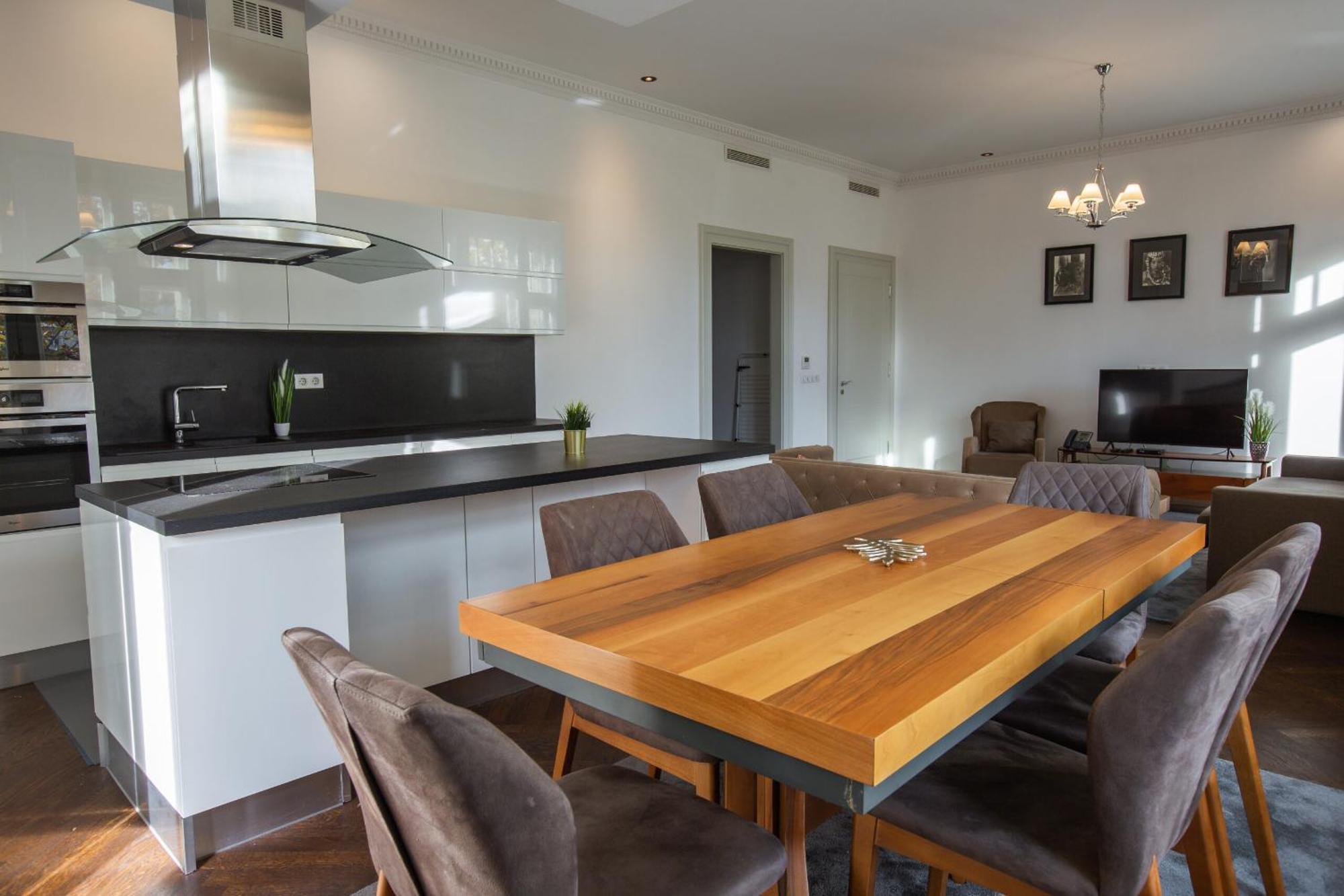 Zoya Luxury Residence Budapest Eksteriør bilde A modern kitchen
