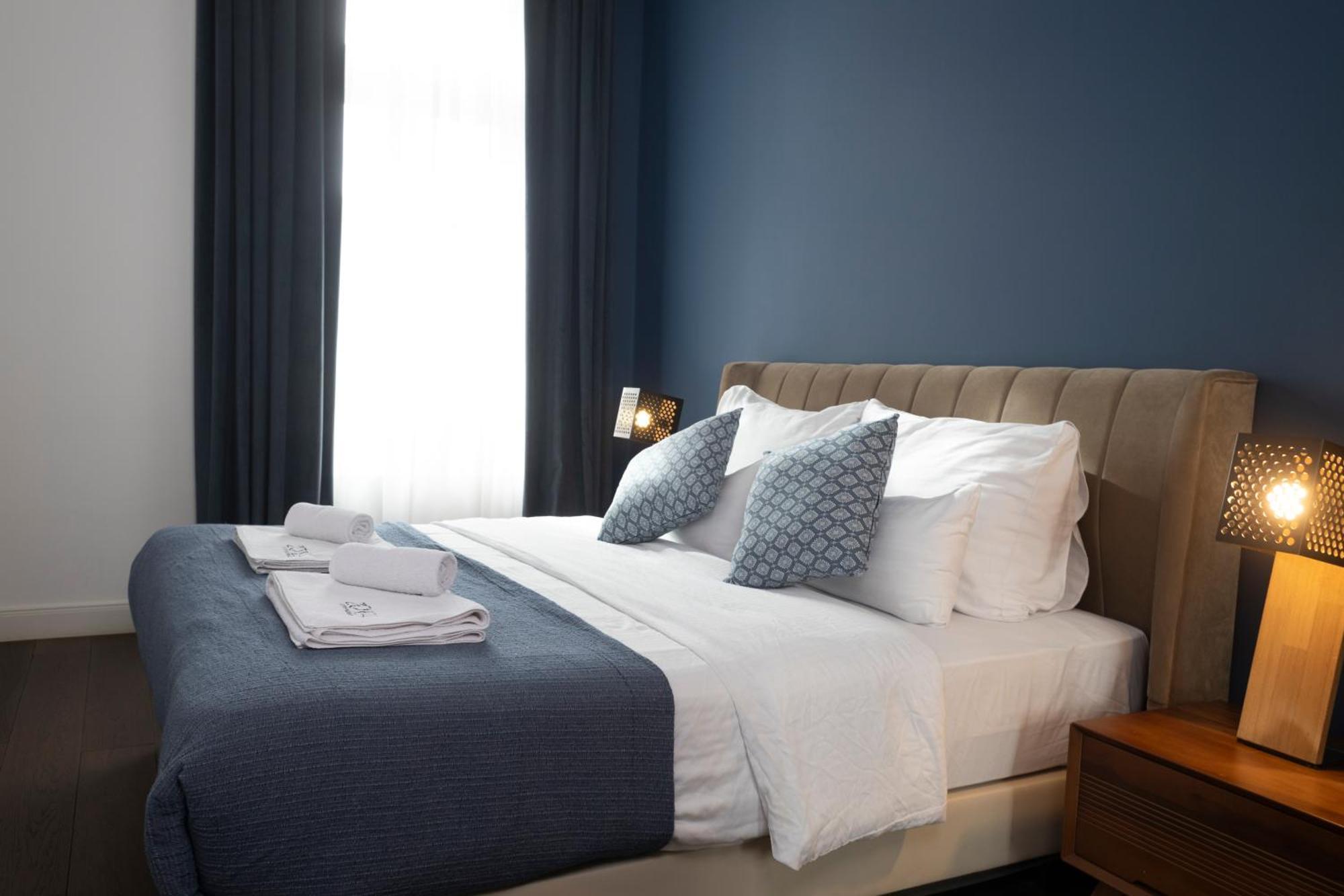 Zoya Luxury Residence Budapest Eksteriør bilde A bedroom at the hotel