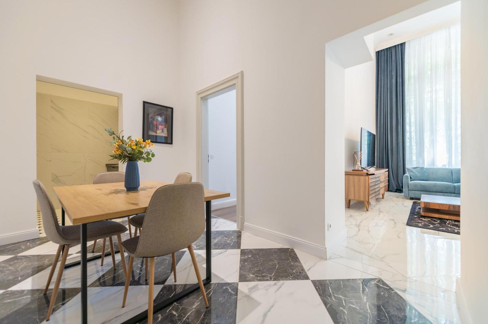 Zoya Luxury Residence Budapest Eksteriør bilde Interior of a serviced apartment in Warsaw, Poland