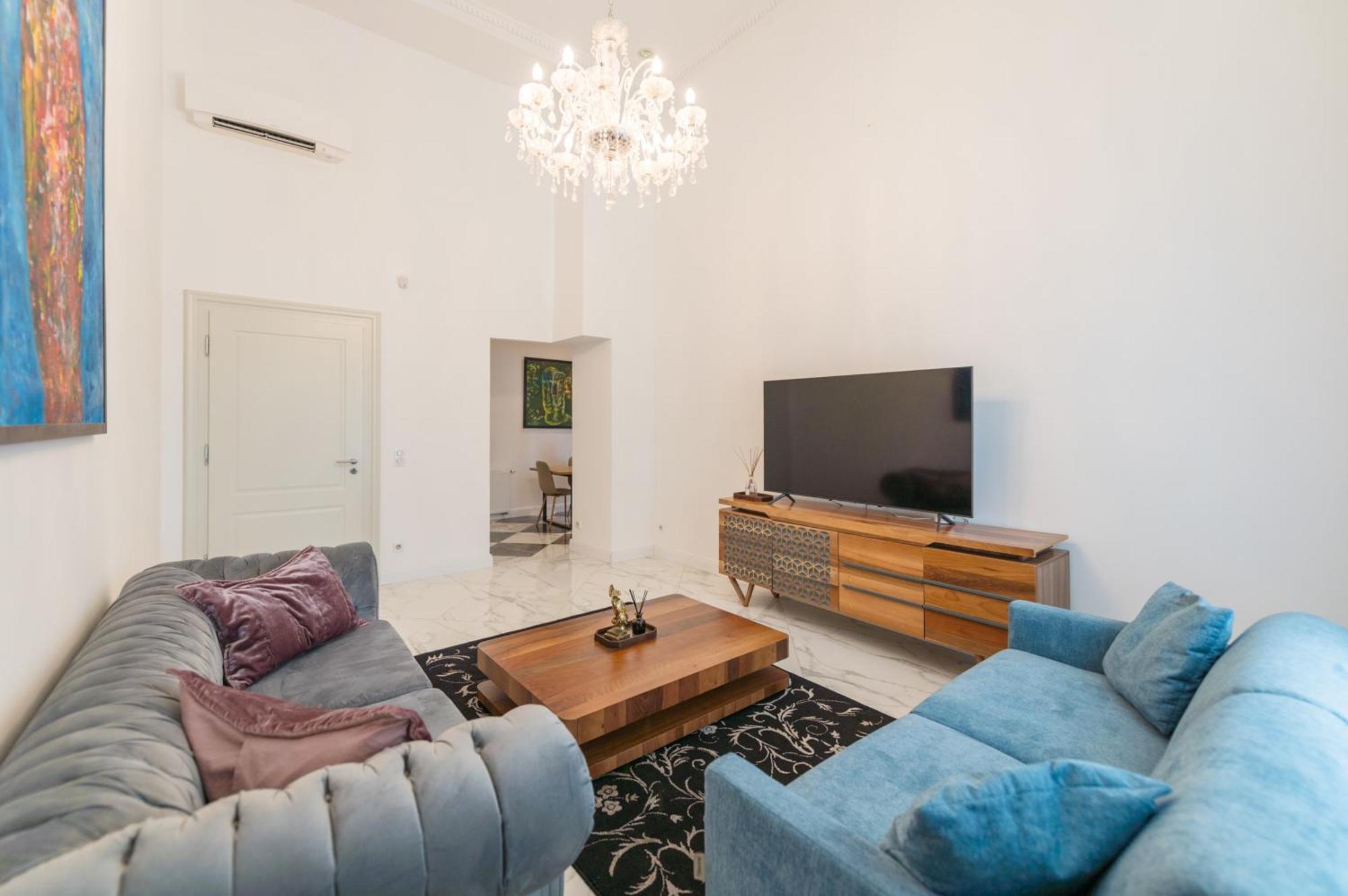 Zoya Luxury Residence Budapest Eksteriør bilde The living room
