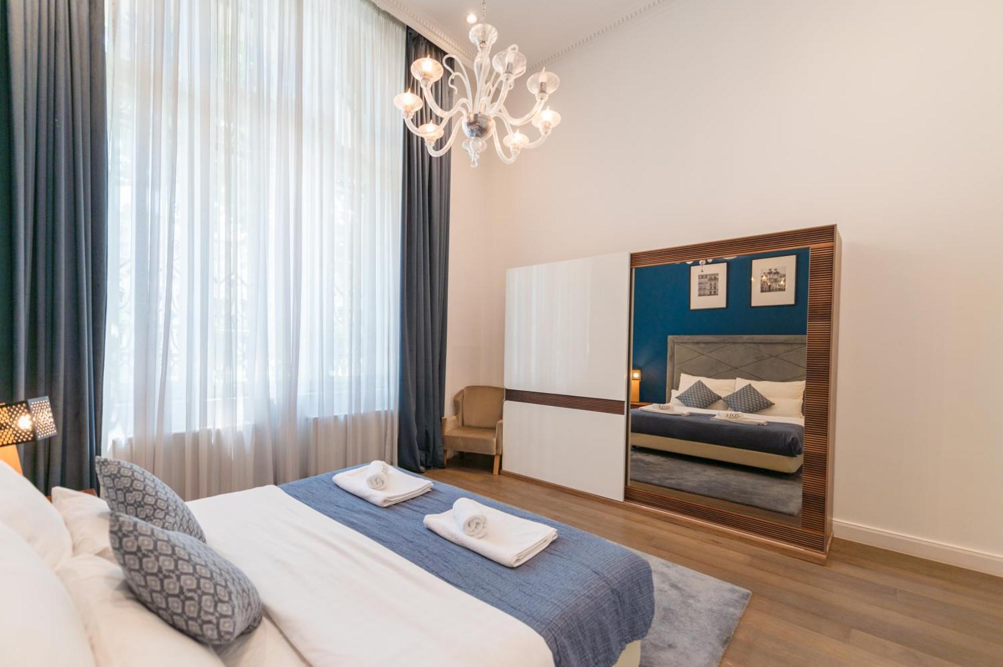 Zoya Luxury Residence Budapest Eksteriør bilde A bedroom at the hotel